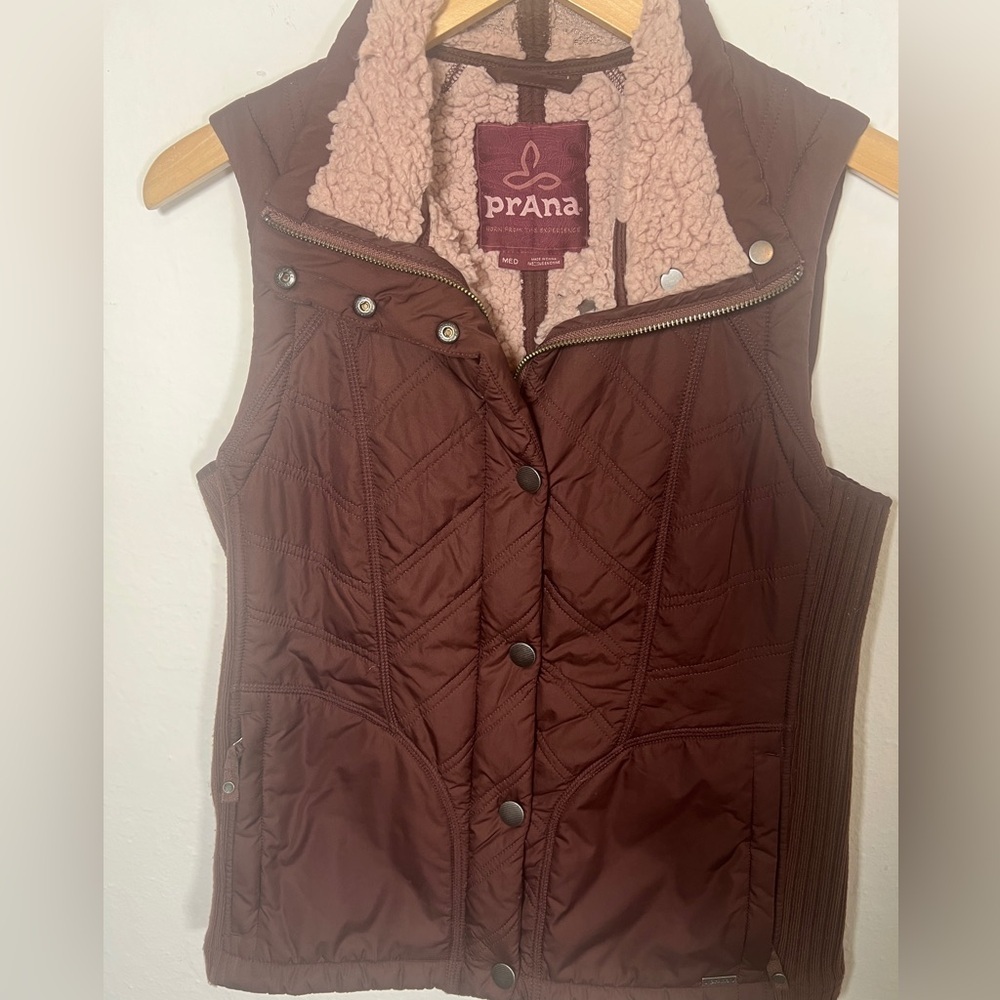 Prana Diva maroon vest size M medium